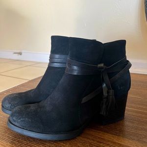 B.ø.c suede booties